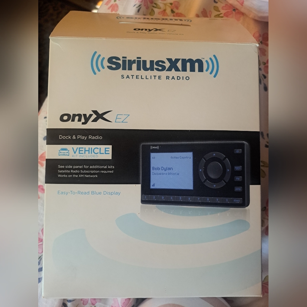 NEW never used! Sirius XM Satellite Dock and play Radio
